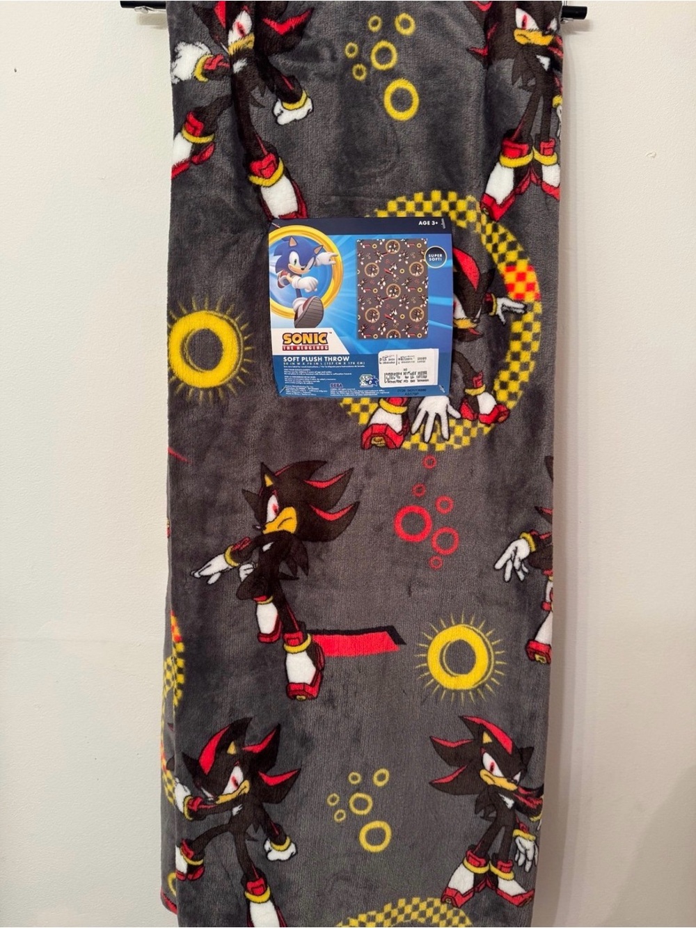 35th SEGA Sonic the Hedgehog Shadow Super
Soft Throw Plush Blanket